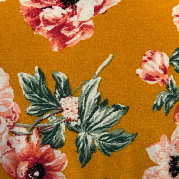 Polly & Esther Mustard Floral Wrap Top Bell Sleeve Blouse Small - Picture 4 of 6